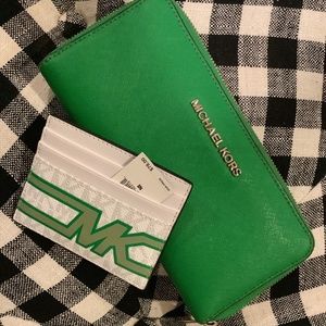 🌴🌴🌴2 piece bundle- EUC Michael Kors Green Long Wallet & NWT MK Card Holder